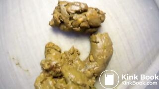 woman pooping on the floor - video 165