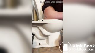 Sexy white girl pooping huge logs