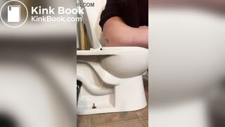 Sexy white girl pooping huge logs