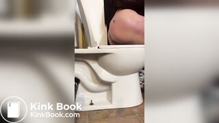 Sexy white girl pooping huge logs