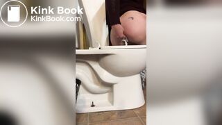 Sexy white girl pooping huge logs