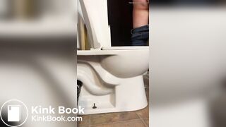 Sexy white girl pooping huge logs