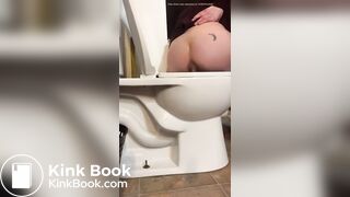 Sexy white girl pooping huge logs