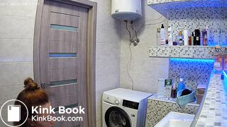 Woman pooping in Toilet 131