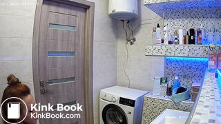 Woman pooping in Toilet 131