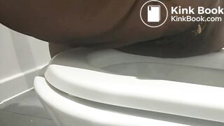 Ebony can't stop shitting