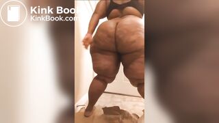 Ebony BBW spreading ass to shit