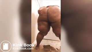 Ebony BBW spreading ass to shit