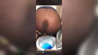 Ebony toilet shitting - video 9