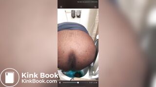 Ebony toilet shitting - video 9