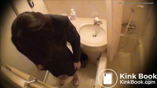 Bella ragazza Jappo al cesso