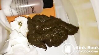 Close poo