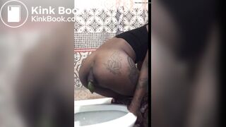 Ebony cutie shiting