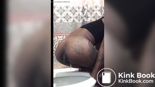 Ebony cutie shiting