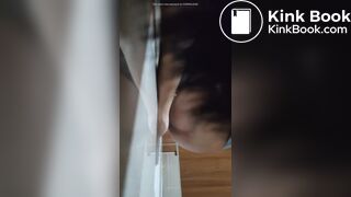 Chinese toilet 巨刺激，直接手伸过去把屎偷了，女的回头一脸懵逼：我屎呢？