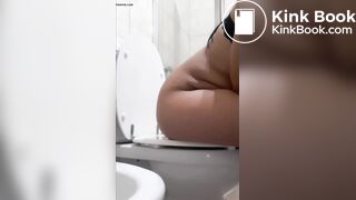 Thicc Latina takes a poop [ORIGINAL]