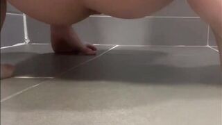 Korean girl poop - video 15