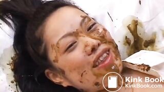 Japanese scat eat - video 2