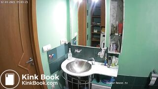 Woman pooping in Toilet 152