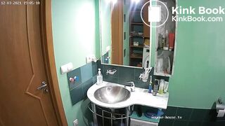 Woman pooping in Toilet 152