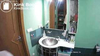 Woman pooping in Toilet 152