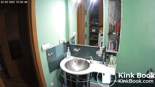 Woman pooping in Toilet 152