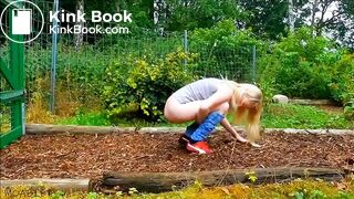 blonde outdoor shitting