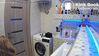 Woman pooping in Toilet 122