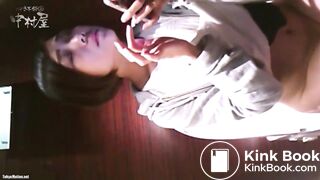 Toilet restaurant vouyeur - video 2