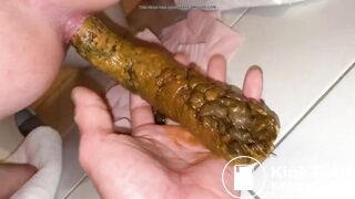 Asian girl pooping - video 21
