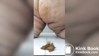 Fat ass ssbbw shits n dildos