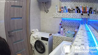 Woman pooping in Toilet 119