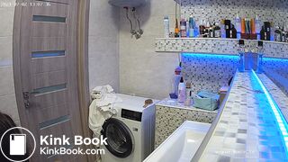 Woman pooping in Toilet 119