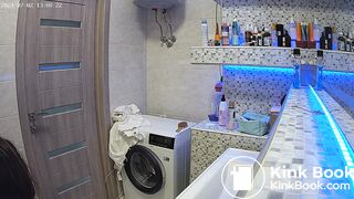 Woman pooping in Toilet 119