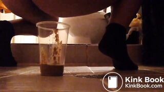 Cup poop