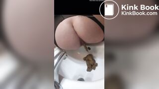 Girl pooping in sink - video 2