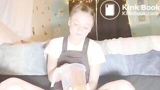 Teenage scat whore doing it all