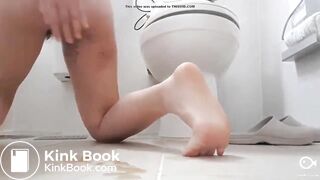 KOREAN WOMAN DIARRHEA - video 2