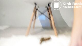 A SEXY GIRL POOPS.