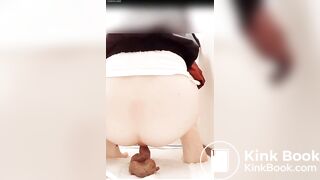 beautiful girl poop 45