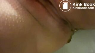 She realy need to poo