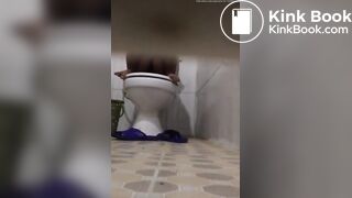Desi maid pooping
