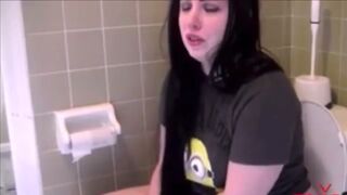 Hot Girl Takes A Gassy Shit