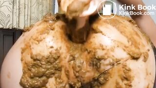 Skinny chick massively shits herself