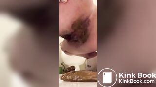 Pretty girl pooping - video 13
