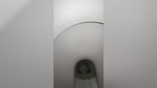 GF Pooping 04