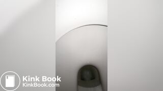 GF Pooping 04