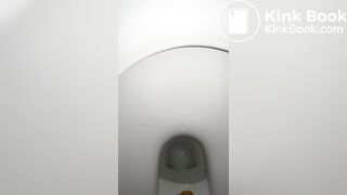 GF Pooping 04