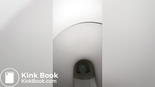 GF Pooping 04