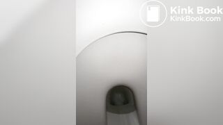 GF Pooping 04